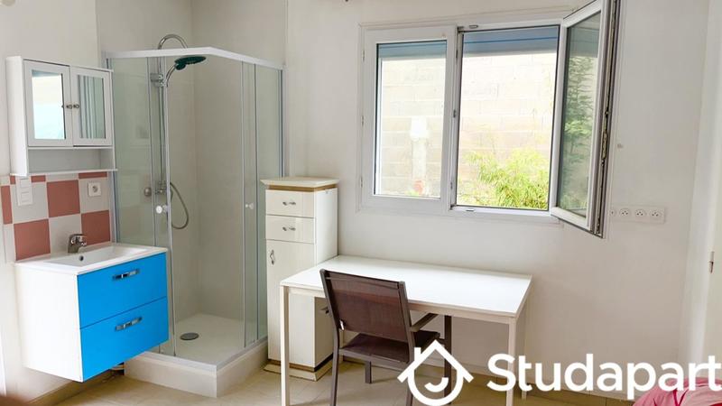 Chambre - 11 m² - 1 pièce