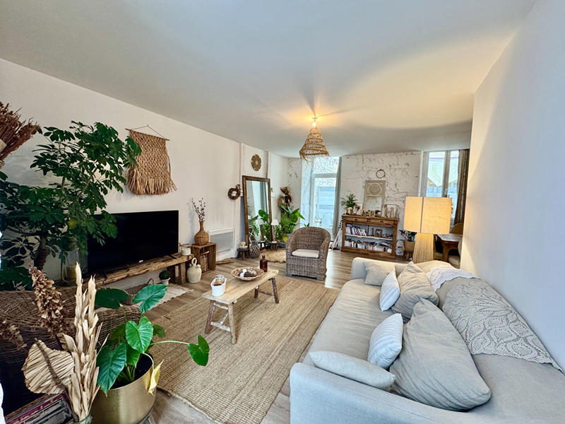 Maison - 567 m² - 22 pièces