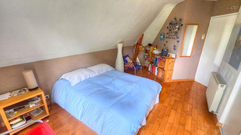 Maison - 216 m² - 8 pièces