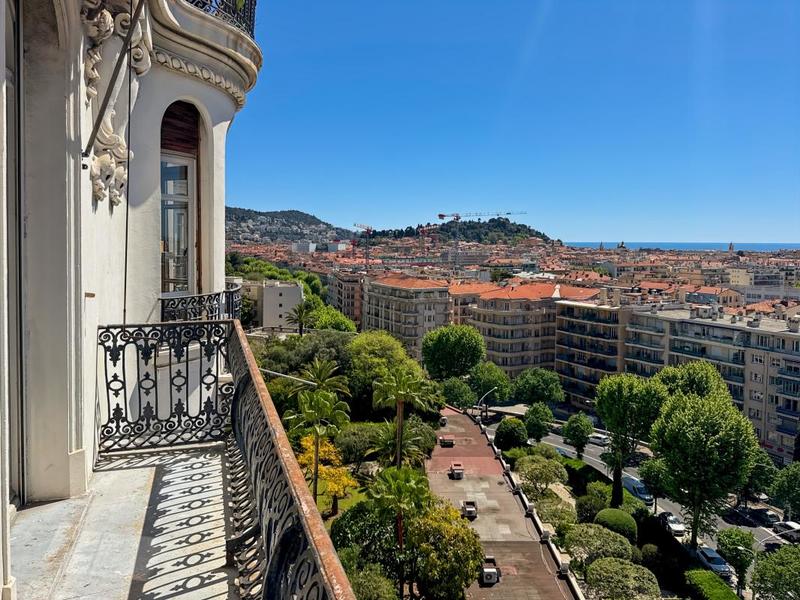 Appartement - 242 m² - 4 pièces