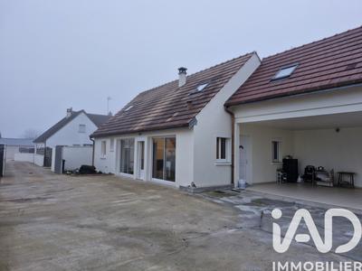 Maison - 95 m² - 5 pièces