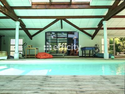 Maison - 290 m² - 10 pièces