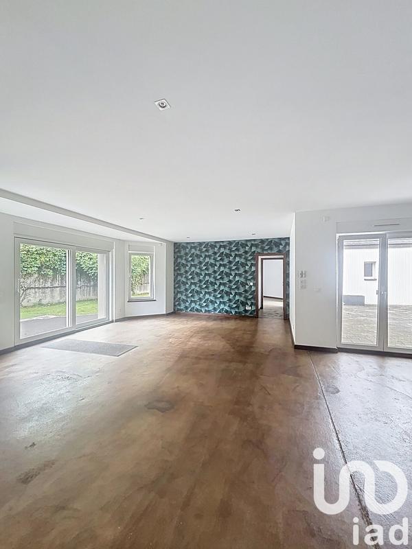 Maison - 303 m² - 8 pièces