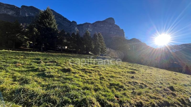 Terrain constructible - 1 530 m²