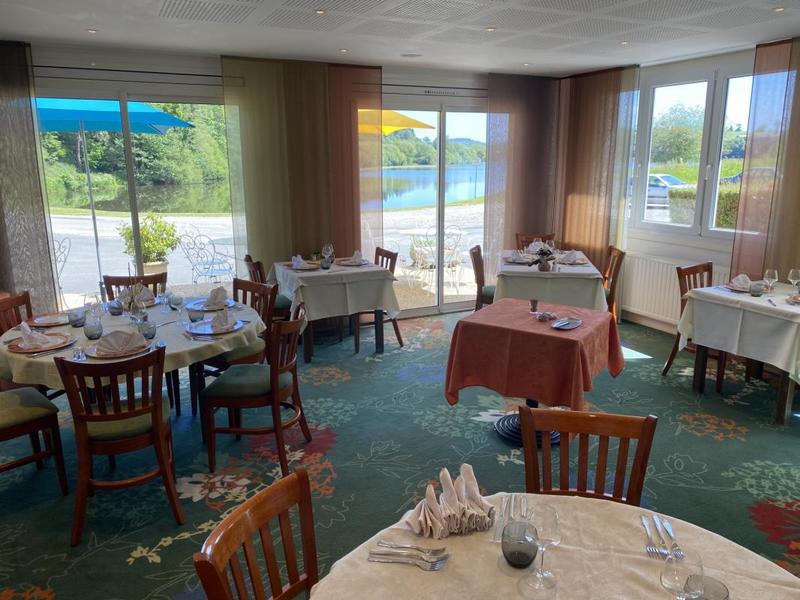 Maison - 275 m² - 12 pièces