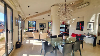 Appartement - 121 m² - 4 pièces