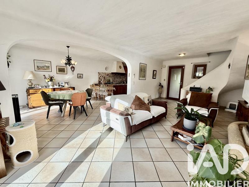 Maison - 105 m² - 5 pièces