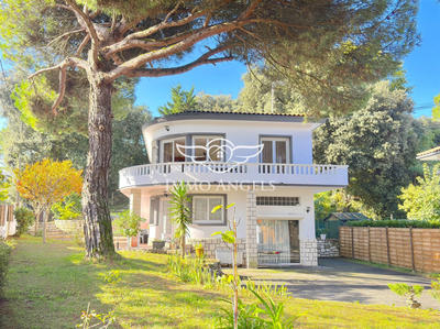 Maison - 153 m² - 8 pièces