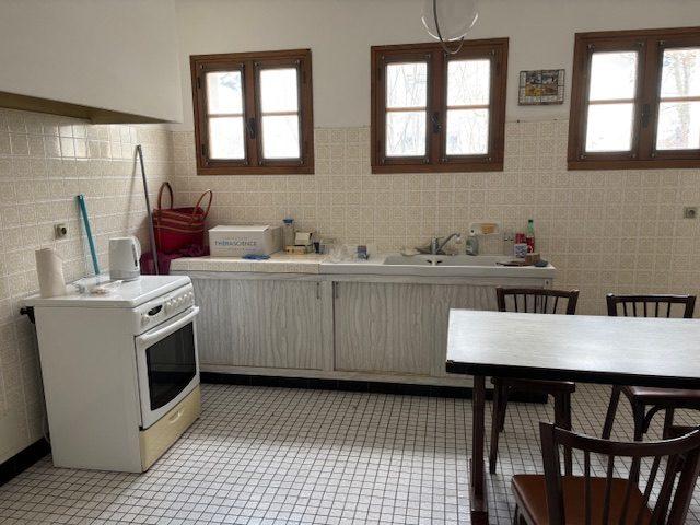 Maison - 170 m² - 9 pièces