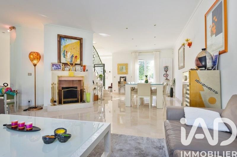 Maison - 290 m² - 7 pièces