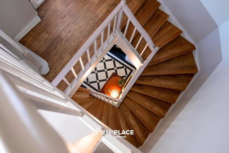 Maison - 292 m² - 9 pièces