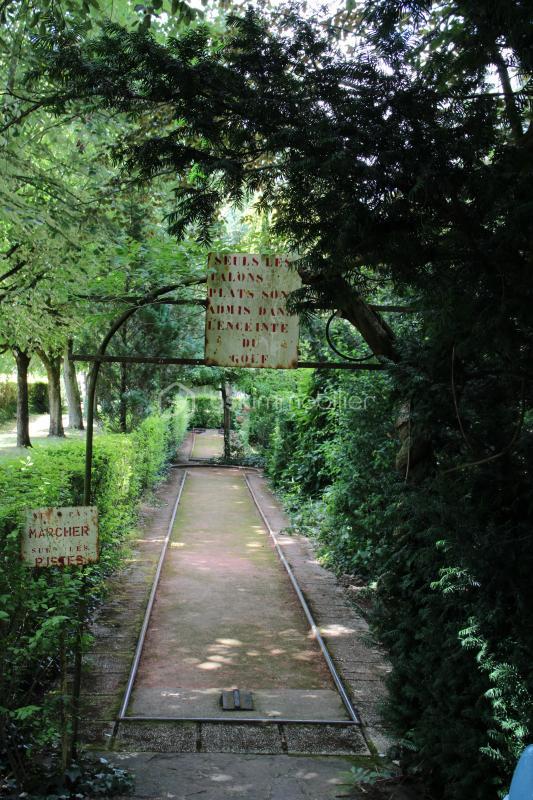 Demeure - 750 m² - 10 pièces