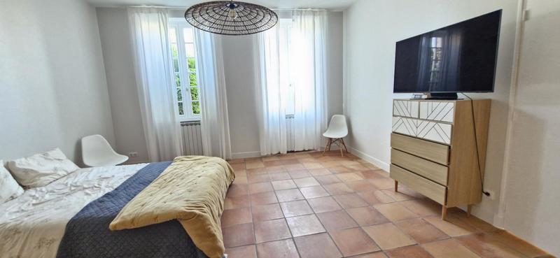 Maison - 241 m² - 8 pièces