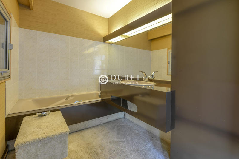 Villa - 236 m² - 8 pièces