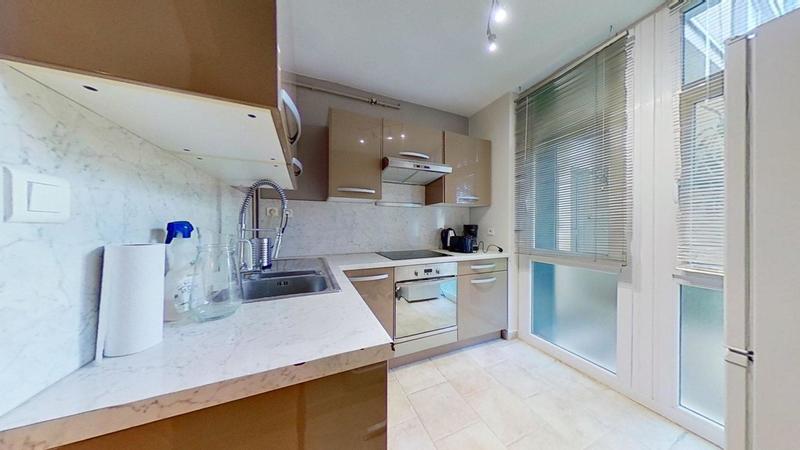 Appartement - 77 m² - 5 pièces