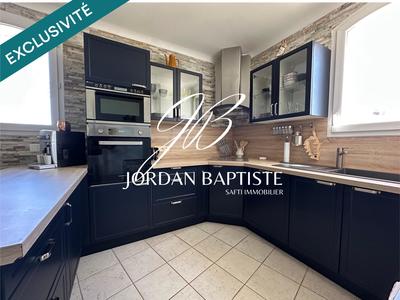 Maison - 250 m² - 12 pièces