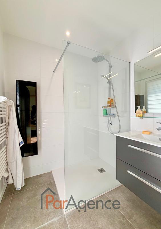 Maison - 104 m² - 4 pièces