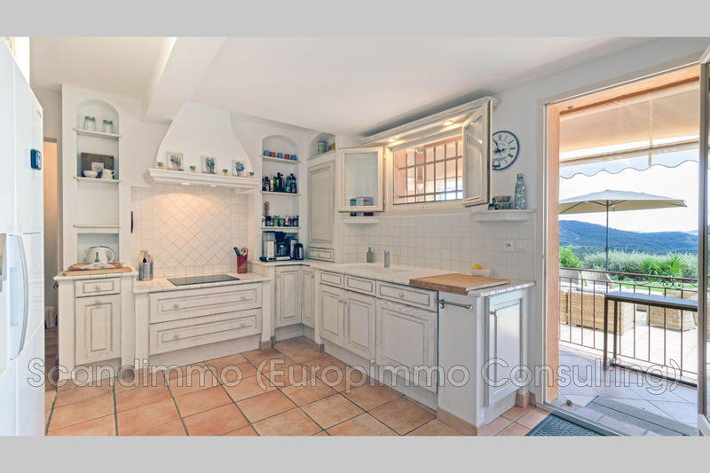 Maison - 210 m² - 5 pièces