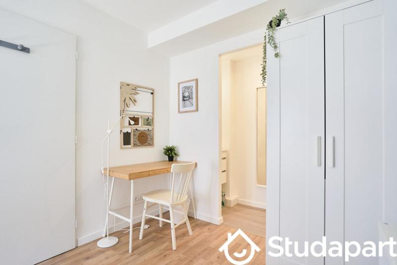 Chambre - 13 m² - 1 pièce