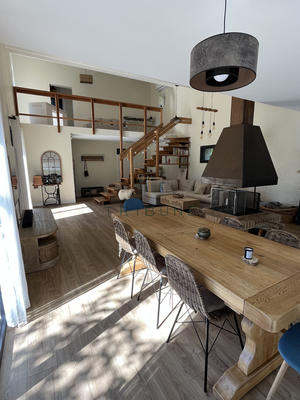 Maison - 195 m² - 7 pièces