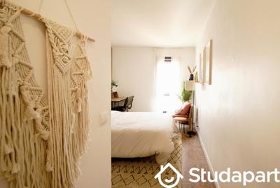 Chambre - 13 m² - 1 pièce