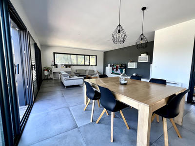 Maison - 277 m² - 6 pièces