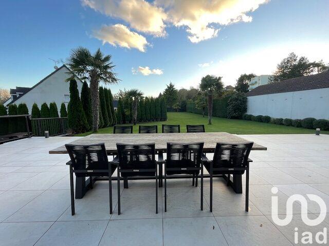 Maison - 212 m² - 8 pièces