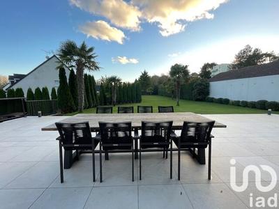 Maison - 212 m² - 8 pièces