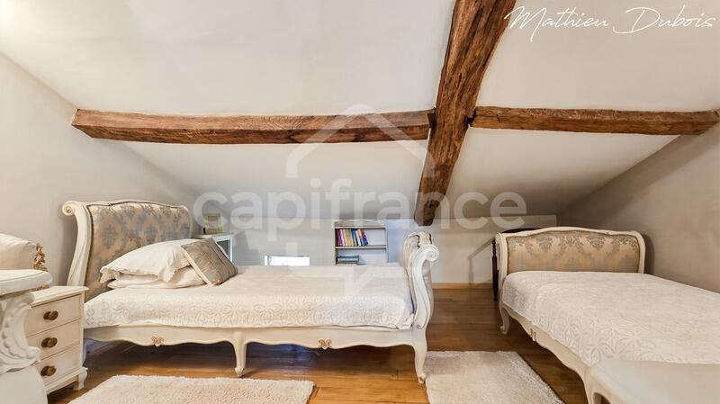 Maison en pierre - 232 m² - 8 pièces