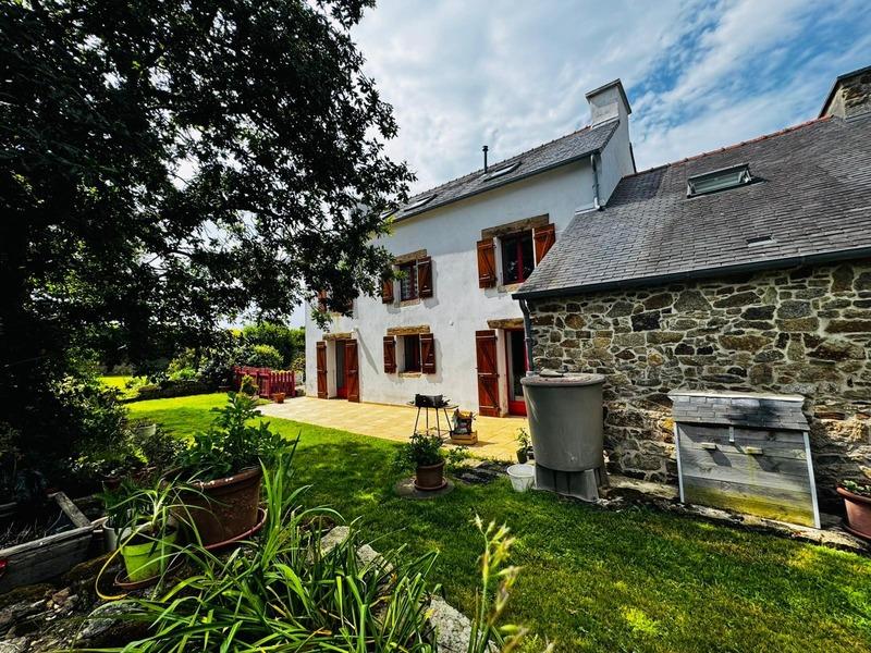 Maison en pierre - 132 m² - 7 pièces