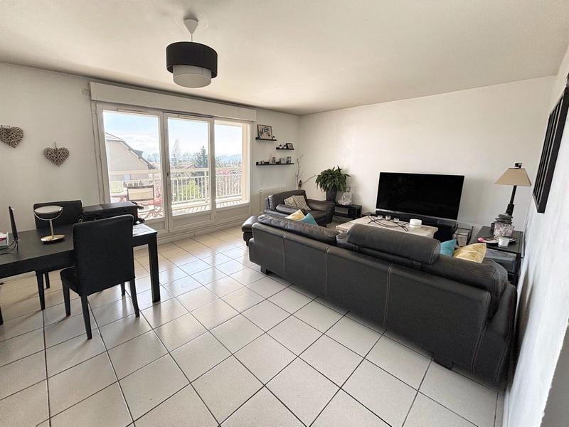 Appartement - 99 m² - 5 pièces