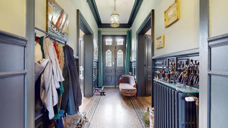 Maison de maîtres - 251 m² - 9 pièces