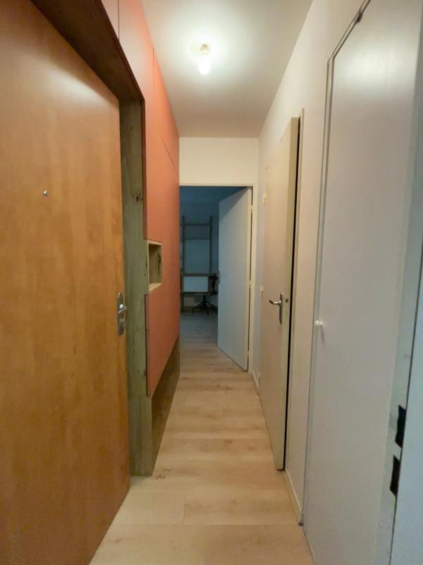 Studio - 25 m² - 1 pièce