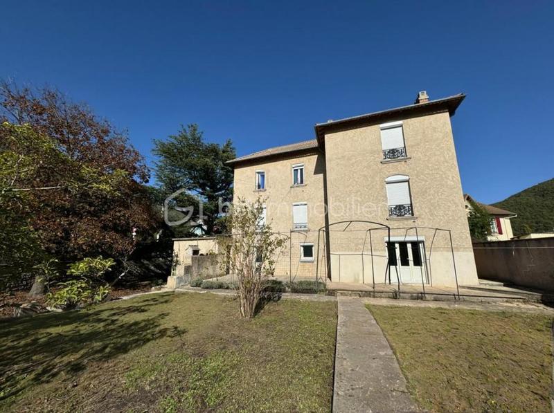 Maison - 175 m² - 6 pièces