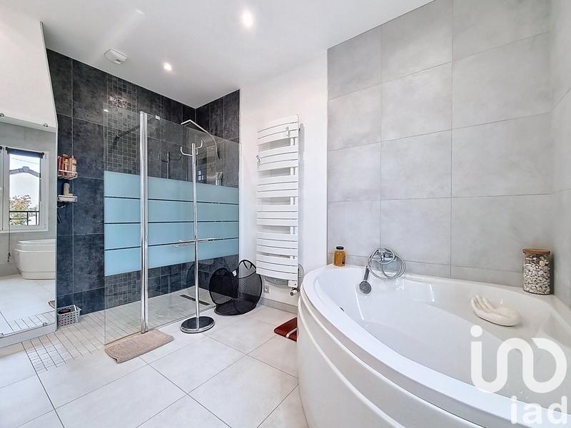 Maison - 130 m² - 7 pièces