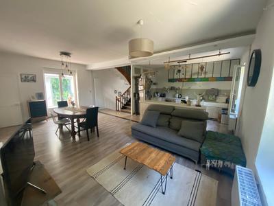 Maison - 206 m² - 7 pièces