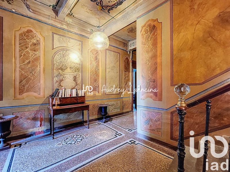 Maison - 391 m² - 12 pièces