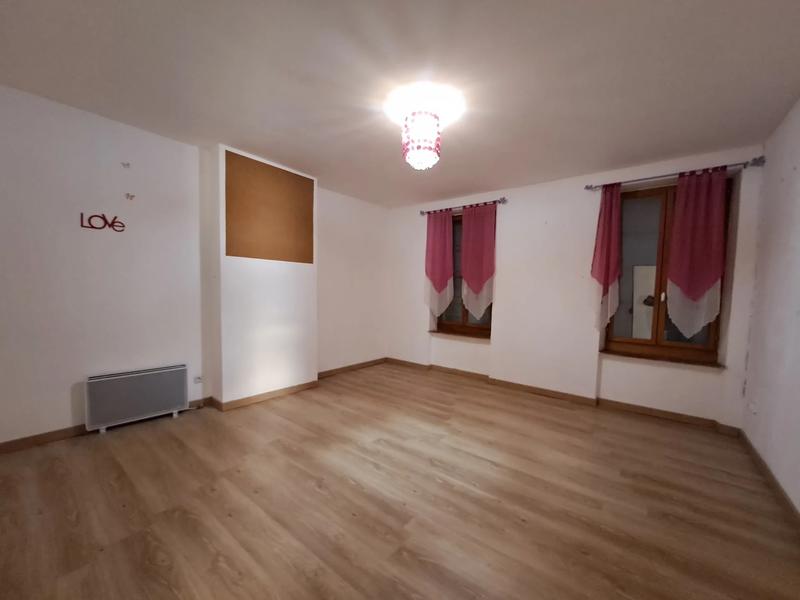 Maison - 180 m² - 6 pièces