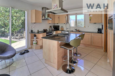 Maison - 140 m² - 5 pièces