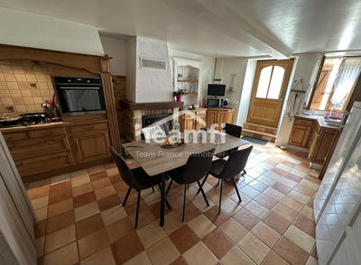 Maison - 181 m² - 7 pièces