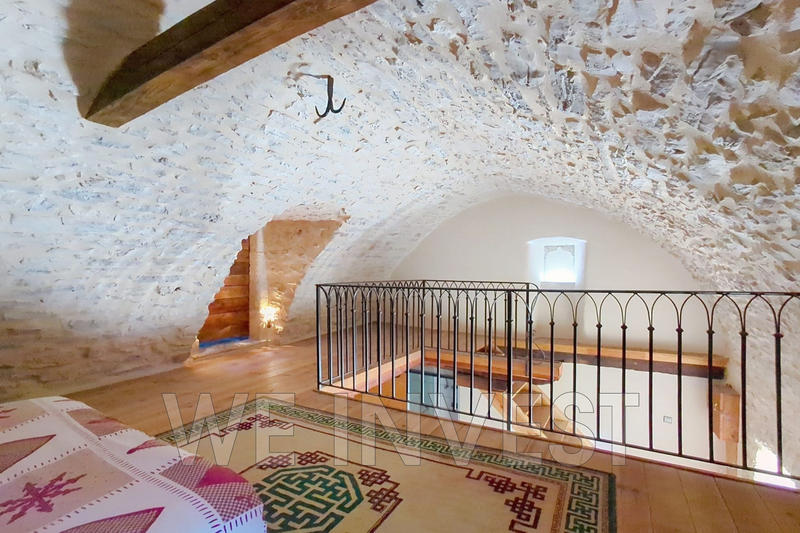 Propriété - 475 m²