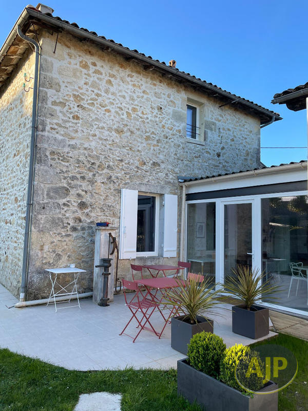Maison bourgeoise - 323 m² - 12 pièces
