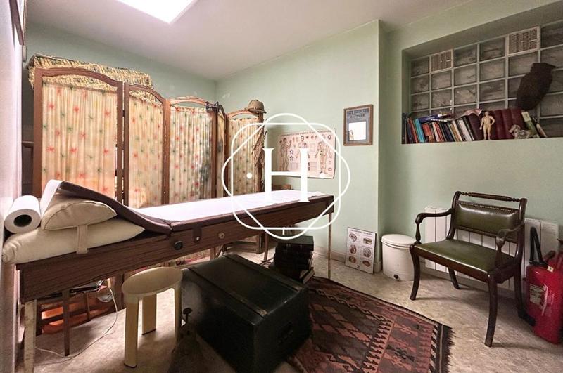 Local commercial - 94 m² - 5 pièces