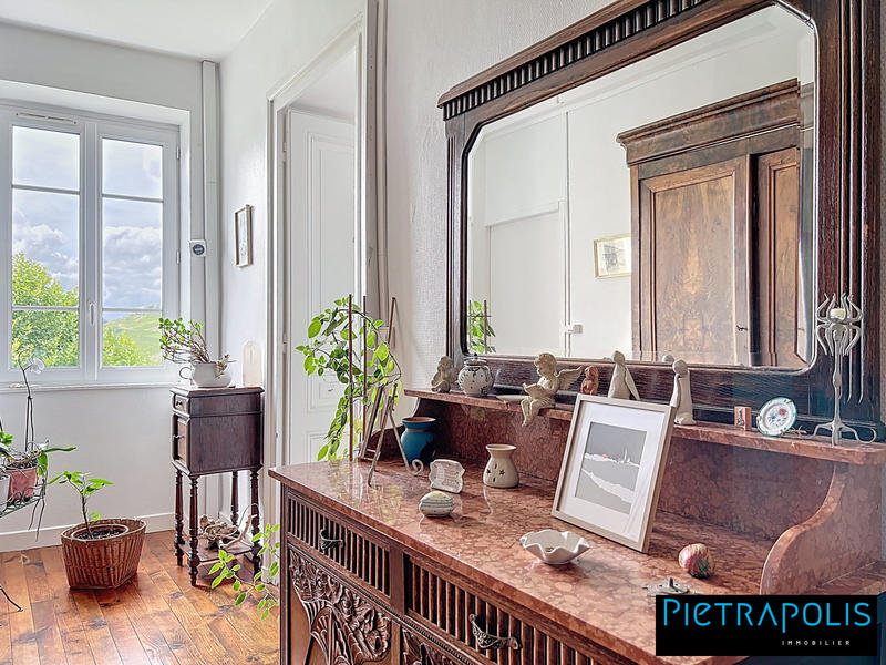 Maison - 268 m² - 10 pièces