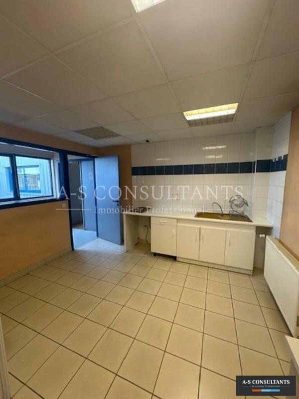 Local d'activité / Entrepôt - 670 m²