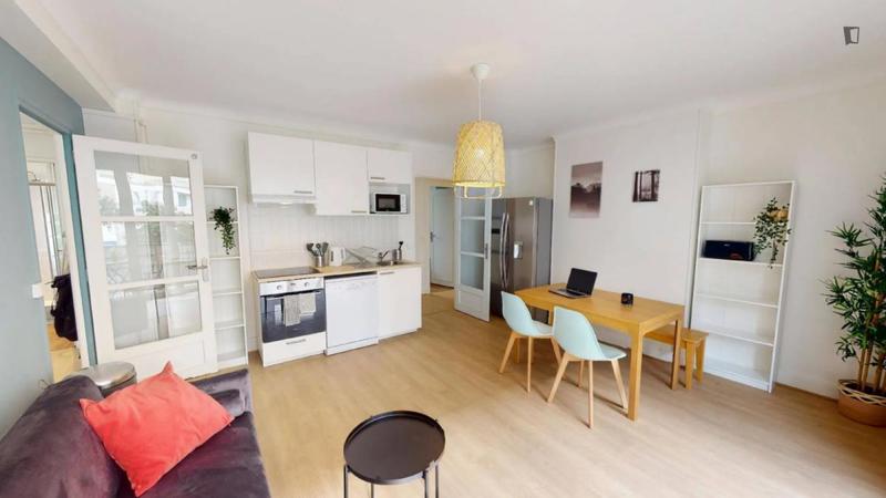 Chambre - 12 m² - 5 pièces