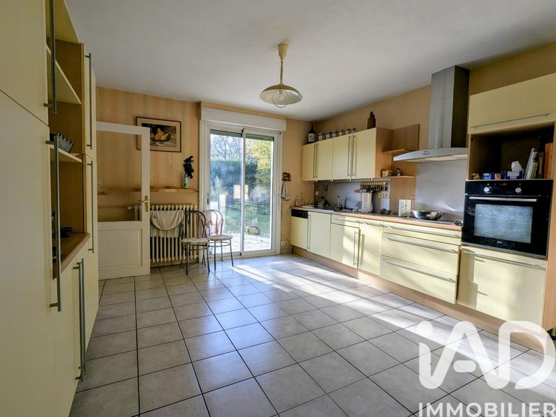 Maison - 200 m² - 9 pièces