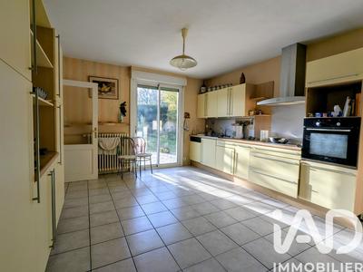 Maison - 200 m² - 9 pièces