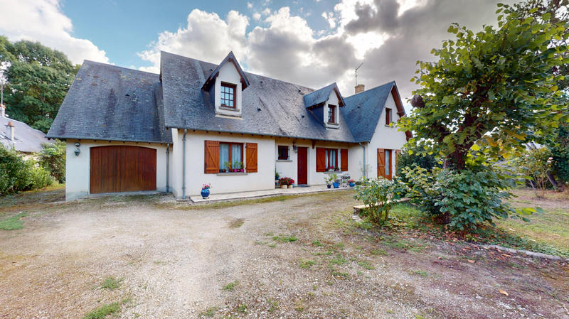 Maison - 213 m² - 8 pièces