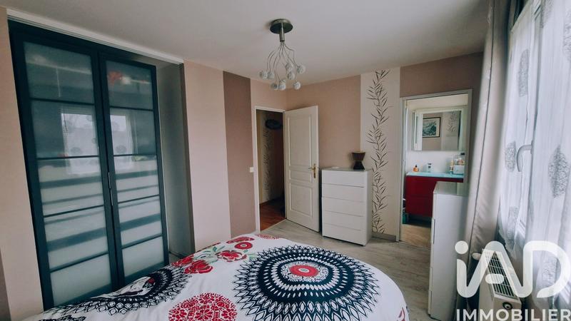 Maison - 99 m² - 5 pièces